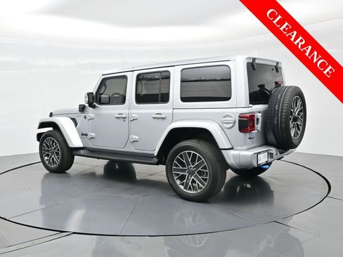 Used 2022 Jeep Wrangler Unlimited Sahara image 9