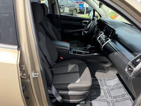 Used 2021 Kia Sorento LX AWD/4WD image 21