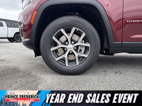 New 2025 Jeep Grand Cherokee L Limited image 9