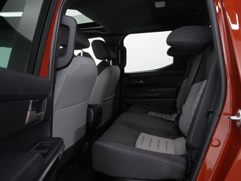 Used 2025 Toyota Tacoma TRD Off-Road image 17