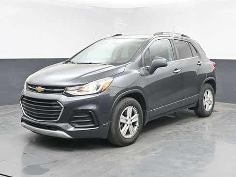 Used 2017 Chevrolet Trax LT w/ LT Convenience Package image 5