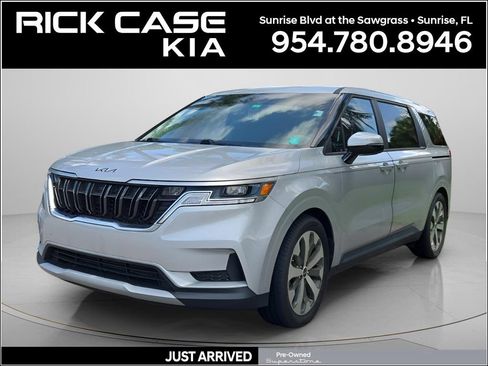 Used 2022 Kia Carnival LX FWD image 1