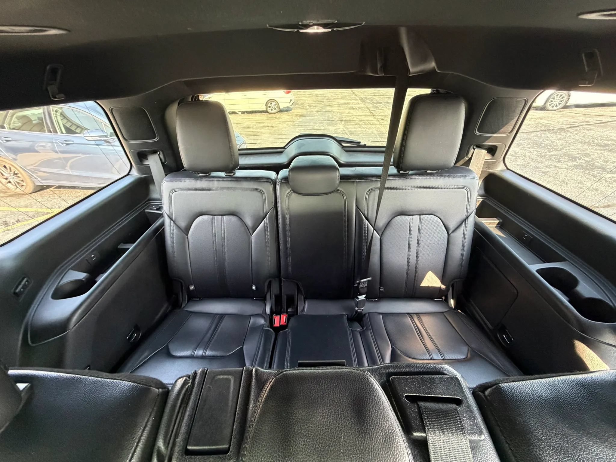 Used 2019 Ford Expedition Limited RWD image 24