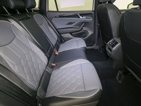 New 2026 Volkswagen Tiguan SEL R-Line AWD/4WD image 17