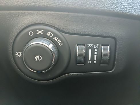 Used 2020 Jeep Compass Latitude image 21