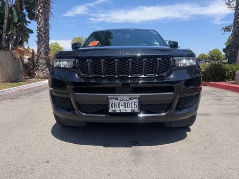 Used 2023 Jeep Grand Cherokee L Altitude AWD/4WD image 4