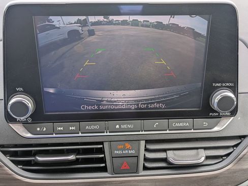 Used 2024 Nissan Altima 2.5 SV image 23