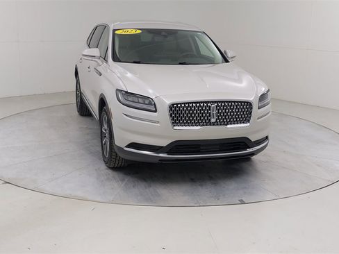 Used 2023 Lincoln Nautilus AWD w/ Premium Package image 9