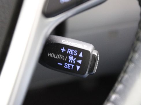 Used 2017 Toyota Highlander Limited Platinum image 26