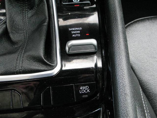 Used 2025 Jeep Compass Limited AWD/4WD image 22