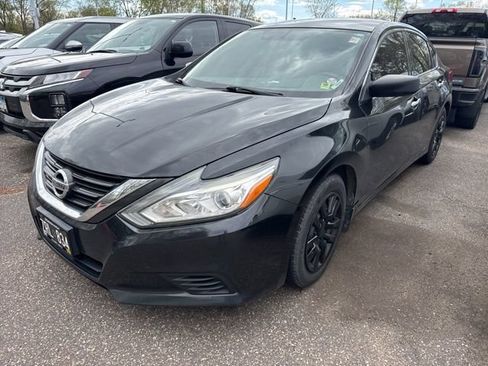 Used 2016 Nissan Altima 2.5 S w/ Power Driver Seat Package FWD image 4