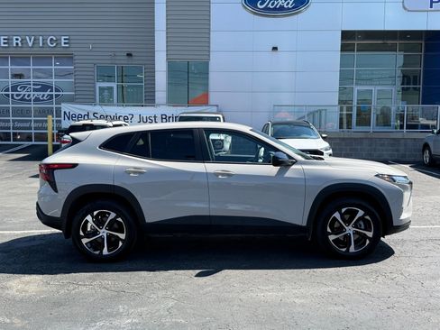 Used 2026 Chevrolet Trax RS image 14