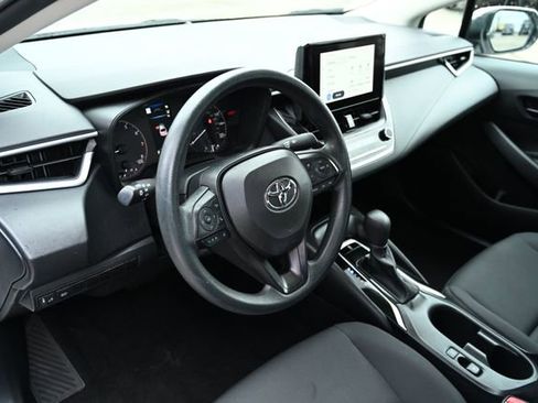 Used 2023 Toyota Corolla LE image 19