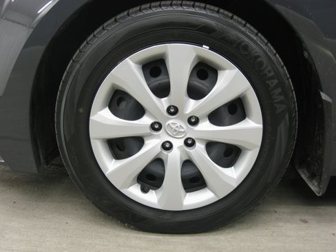 Used 2023 Toyota Corolla LE image 26