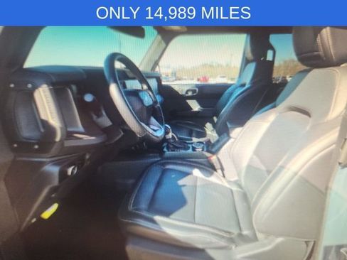 Used 2025 Ford Bronco Badlands image 5