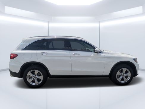 Used 2018 Mercedes-Benz GLC 300 image 2