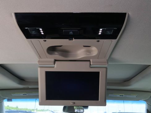 Used 2020 Cadillac Escalade ESV Premium Luxury RWD image 19