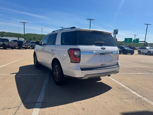 Used 2019 Ford Expedition Limited w/ Equipment Group 301A AWD/4WD image 2