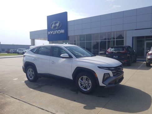 New 2026 Hyundai Tucson SE FWD image 1
