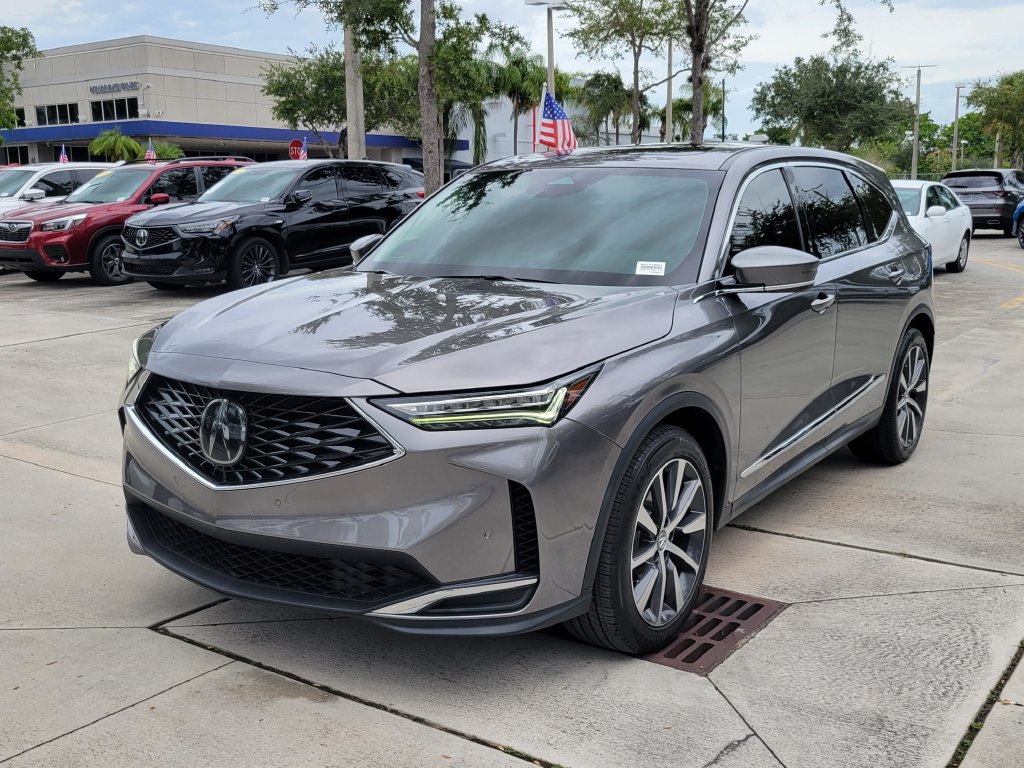 Used 2025 Acura MDX w/ Technology Package FWD image 3