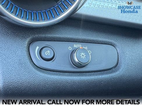 Used 2025 Chevrolet Trax LT image 8