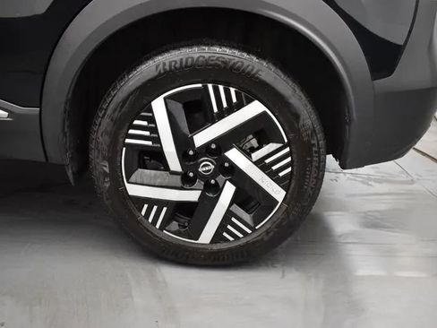 Used 2025 Nissan Kicks SV FWD image 34