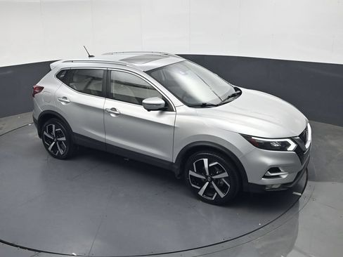 Used 2022 Nissan Rogue Sport SL w/ Premium Package FWD image 22