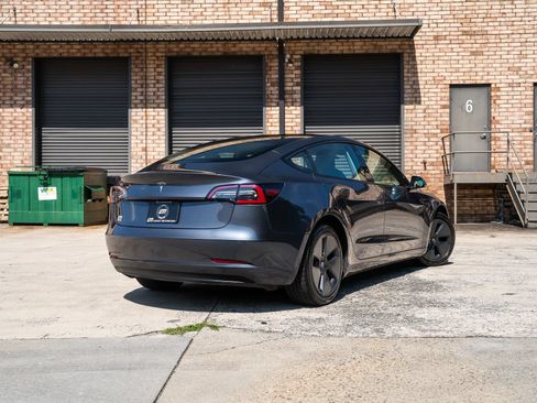 Used 2023 Tesla Model 3 Standard Range RWD image 2