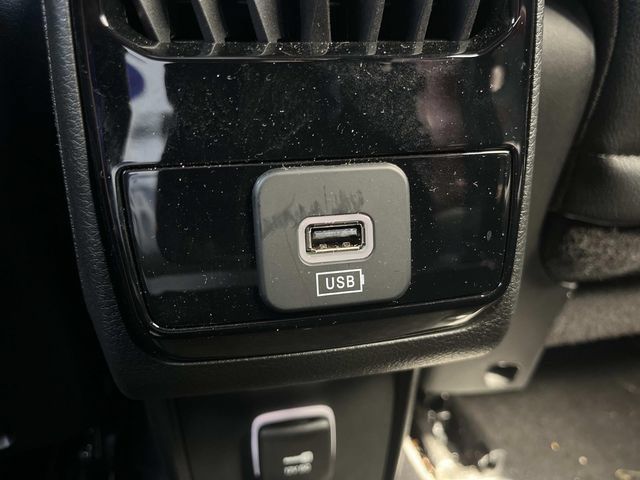 Used 2026 Jeep Compass Latitude AWD/4WD image 17