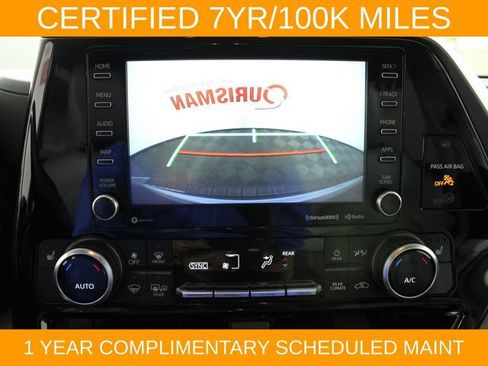 Used 2022 Toyota Highlander XLE FWD image 23