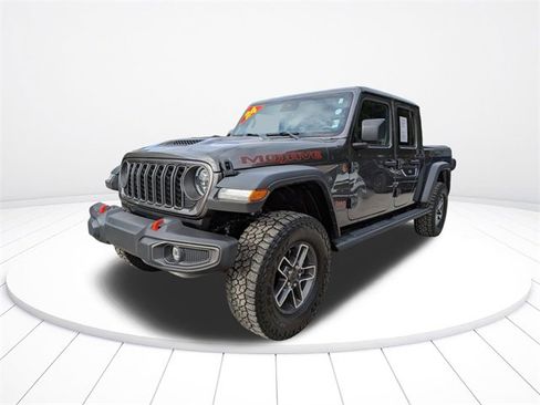 Used 2024 Jeep Gladiator Mojave w/ Convenience Group image 8