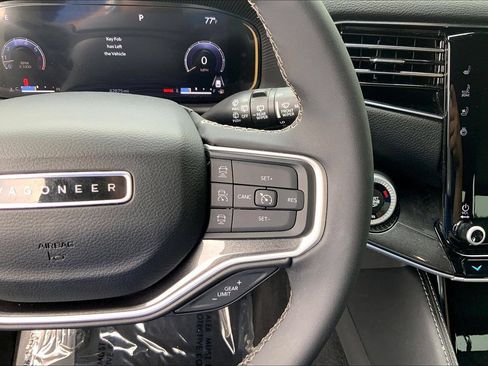 Certified 2023 Jeep Wagoneer 4WD w/ Premium Group I image 24