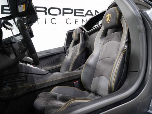 Used 2014 Lamborghini Aventador LP 700-4 image 11