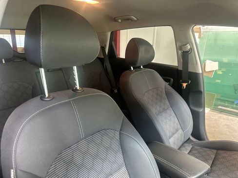 Used 2019 Kia Niro LX FWD image 35