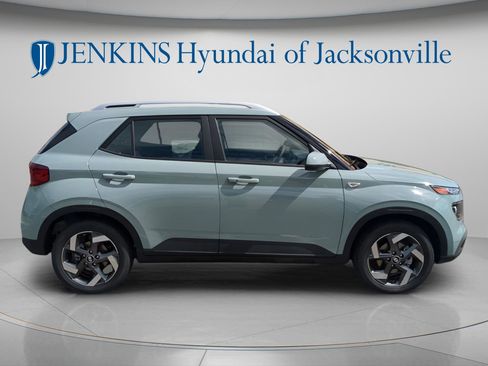 New 2026 Hyundai Venue SEL FWD image 2