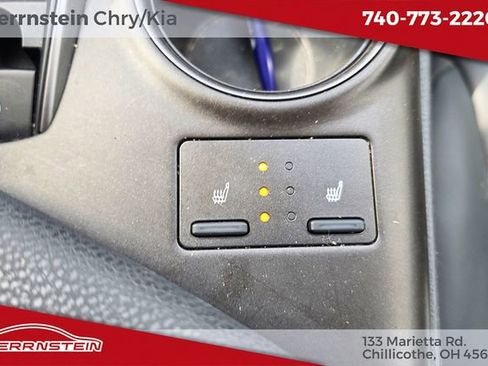 Used 2022 Toyota Camry XSE image 19