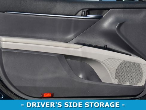 Used 2020 Toyota Camry SE image 5