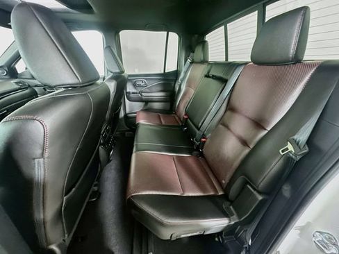 Used 2025 Honda Ridgeline Black Edition image 31
