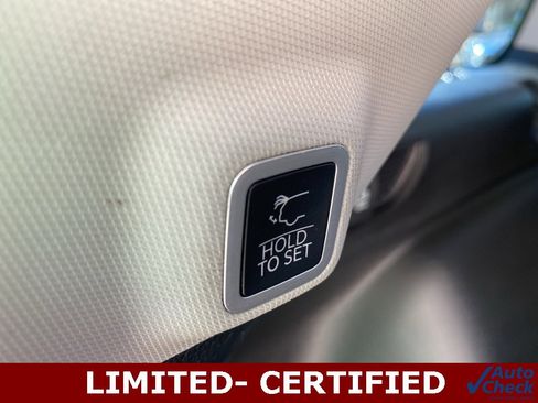 Used 2022 Jeep Grand Cherokee Limited image 16