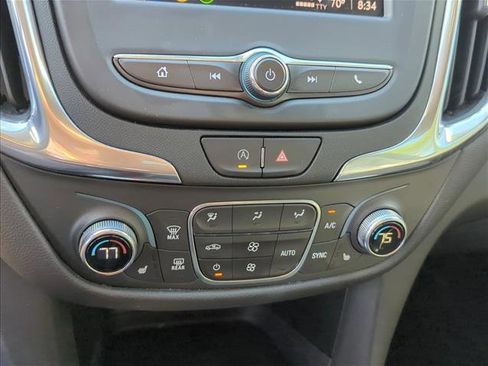 Used 2022 Chevrolet Equinox LT FWD image 18