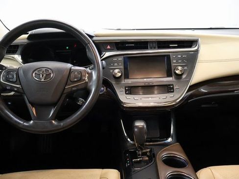 Used 2013 Toyota Avalon Limited w/ Technology Pkg FWD image 14
