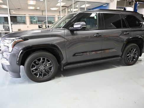 Used 2023 Toyota Sequoia Platinum image 7