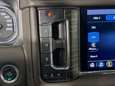 Used 2021 GMC Yukon Denali w/ Denali Premium Package image 16