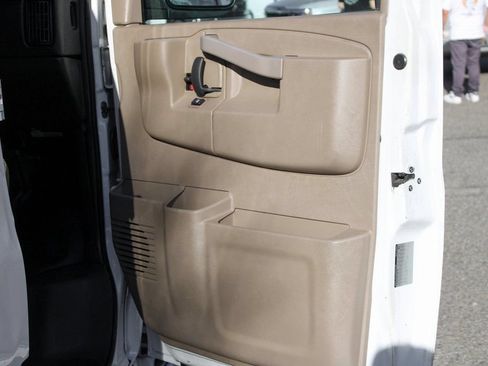 Used 2016 Chevrolet Express 2500 RWD image 29