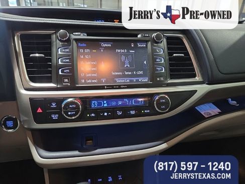 Used 2019 Toyota Highlander Limited Platinum image 11