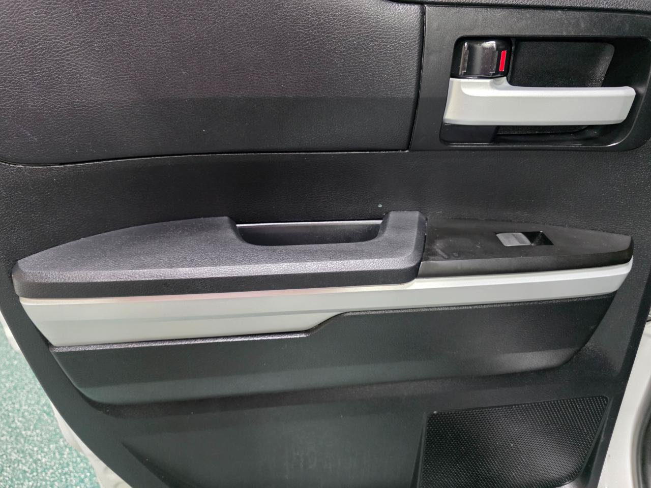 Used 2019 Toyota Tundra SR5 w/ TRD Off Road Package AWD/4WD image 20