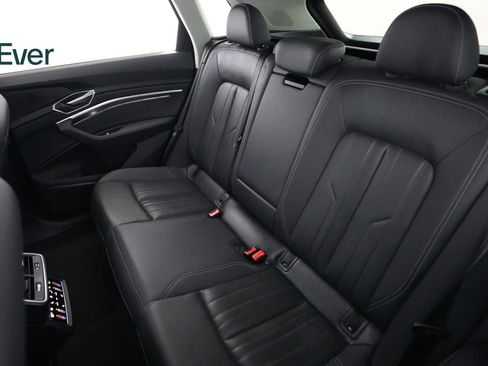 Used 2024 Audi Q8 e-tron Premium Plus w/ Premium Plus Package image 24