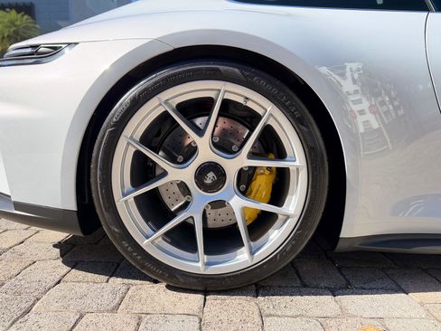 Used 2026 Porsche 911 GT3 RWD image 30