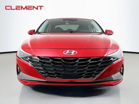 Used 2023 Hyundai Elantra Limited w/ Cargo Package FWD image 3