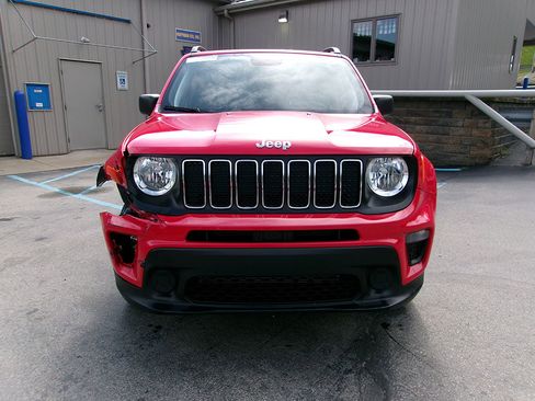 Used 2019 Jeep Renegade Sport w/ Sport Appearance Group AWD/4WD image 4